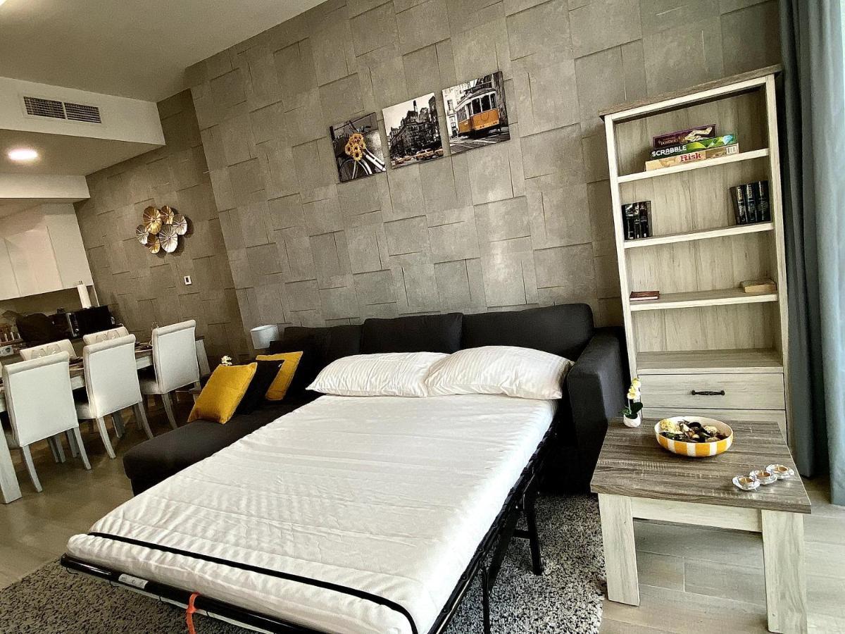 Luxury 2br For 6 With King Beds, Gym, Sauna In Jvc Apartment *